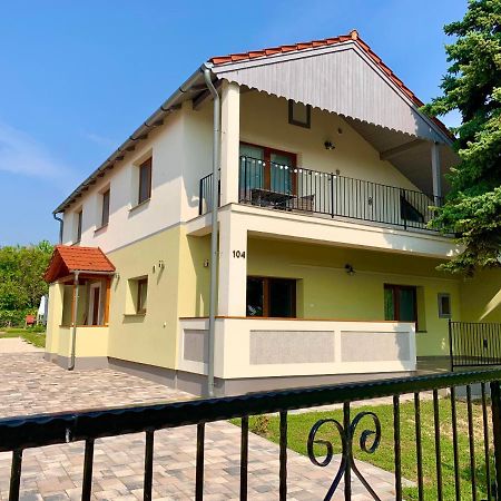 Pine&Chill2 Apartments Balatonalmádi Buitenkant foto