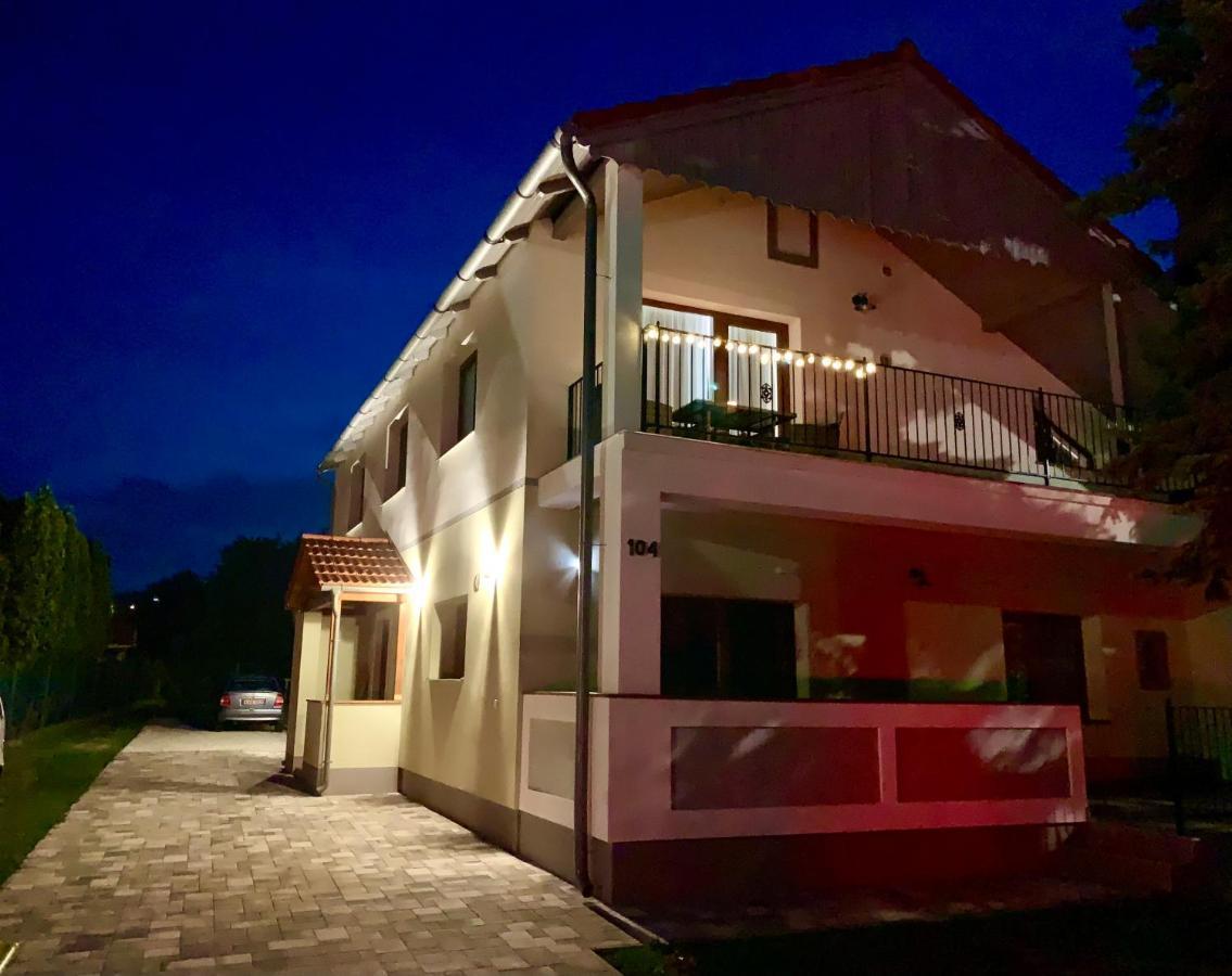 Pine&Chill2 Apartments Balatonalmádi Buitenkant foto